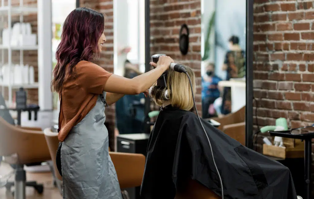 How Many Beauty Salons Offer Hair Coloring Services 27 WX20241107 224638@2x